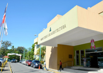 Clima de tensión en agricultura: renuncia consultor jurídico denunciando hostilidad