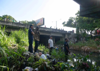 Hallan cadáver de un hombre en la desembocadura del río lebrón en los alcarrizos
