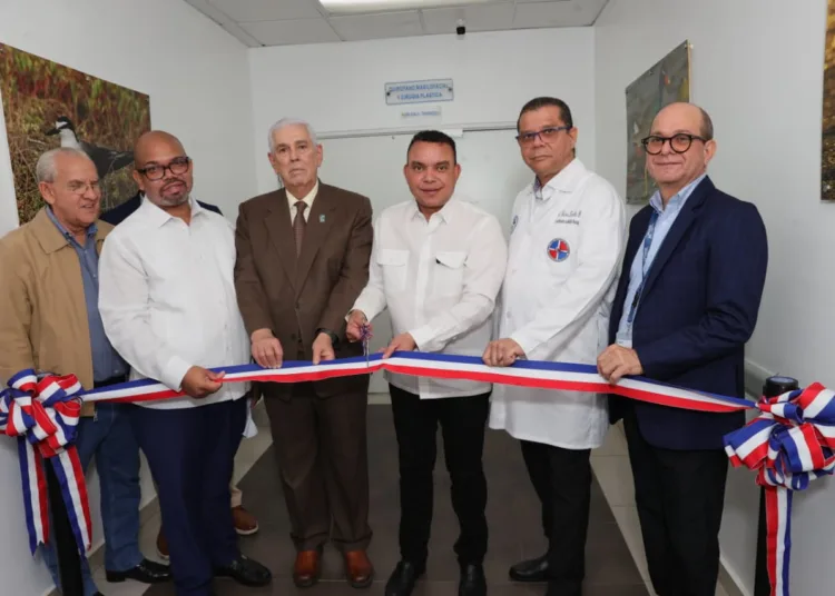 Sns entrega nuevo tomógrafo odontológico en el hospital darío contreras