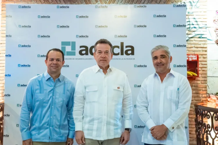 Mivhed presenta avances en modernización de la permisología en la altagracia