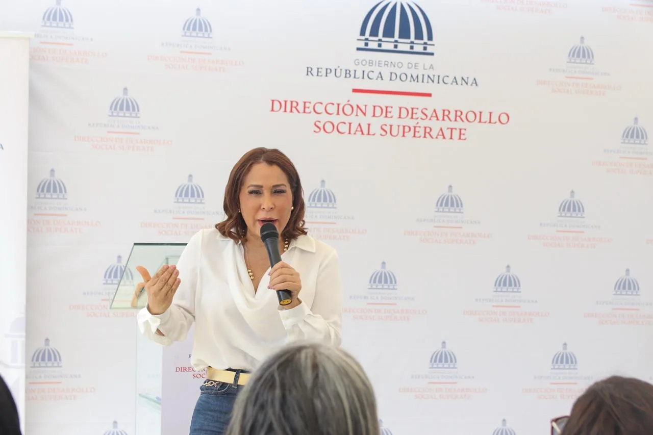 Supérate inicia construcción de centro de superación comunitaria en elías piña