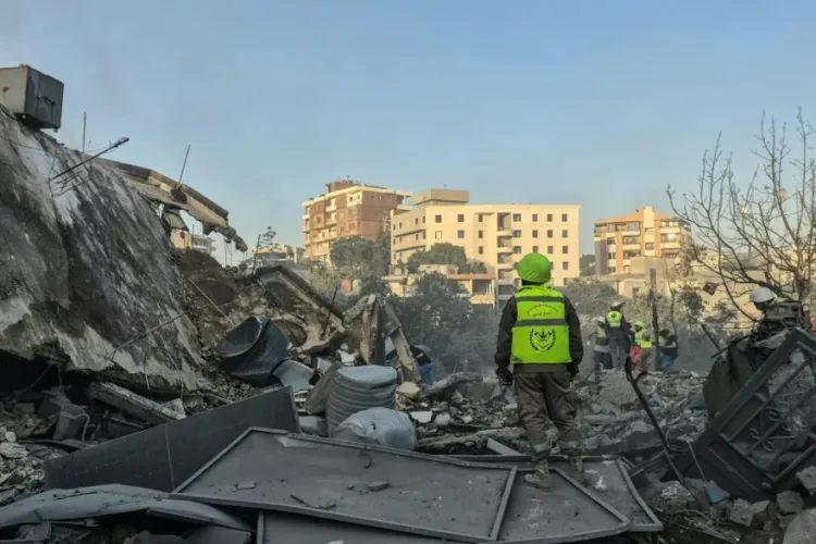 Líbano: mueren dos paramédicos en bombardeos israelíes pese a tregua