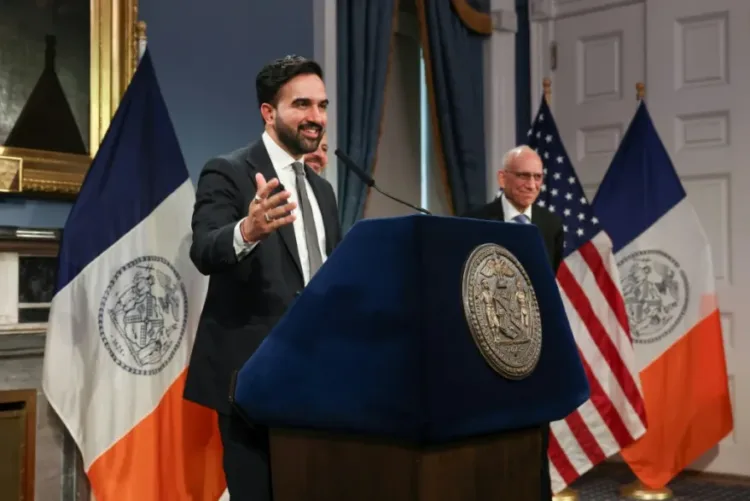 Alcalde de nueva york da marcha atrás en su promesa de aumentar impuesto a la propiedad
