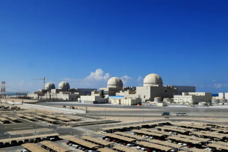 Ataque con dron provoca incendio cerca de central nuclear en emiratos árabes unidos