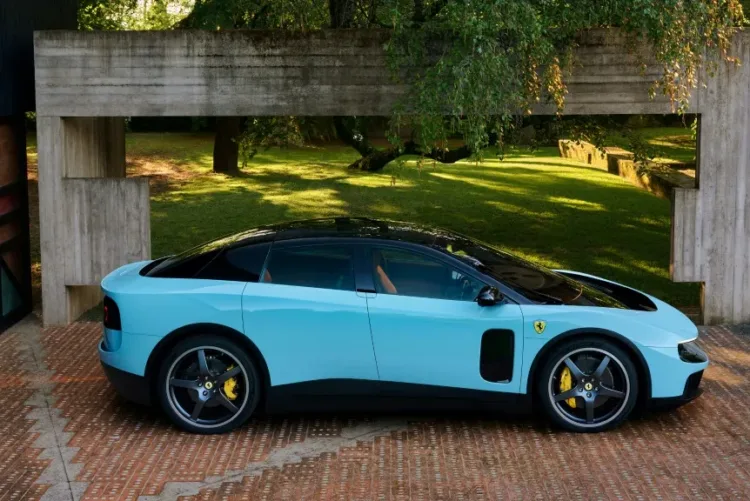 Ferrari presenta el luce, su primer modelo de coche totalmente eléctrico