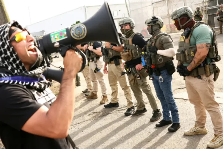 Disturbios frente a un centro de detención de inmigrantes en eeuu