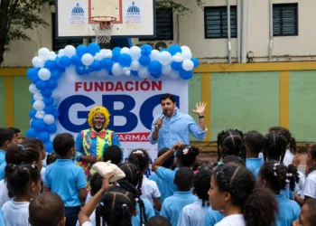 Fundación gbc celebra cumpleaños a 37 niños y reconoce a estudiantes destacados