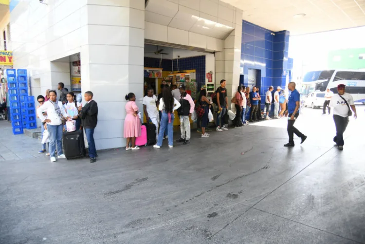 Aumenta 100 pesos el pasaje del transporte de higüey–santo domingo