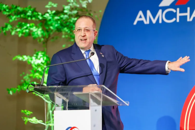Magín díaz advierte que medidas para mitigar crisis del petróleo “no son infinitas”