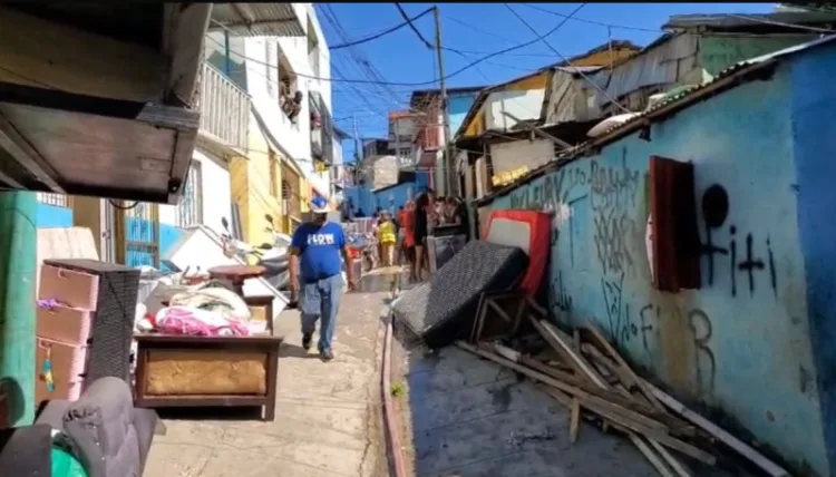 Incendio afecta al menos 12 viviendas en comunidad de salsipuedes en moca