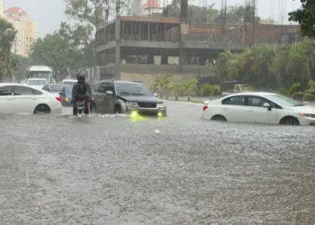 Fuertes lluvias provocan inundaciones en el gran santo domingo; se esperan más aguaceros