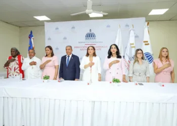 Supérate y conape habilitan más de 70 personas cuidadoras de adultos mayores en azua