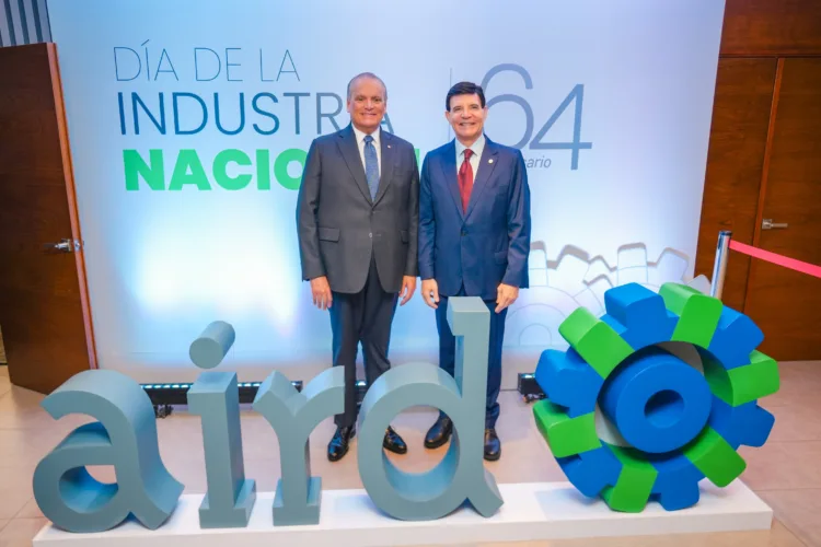 Banco Popular canaliza el 40.6% del crédito al sector industrial dominicano Banco popular canaliza el 40. 6% del crédito al sector industrial dominicano