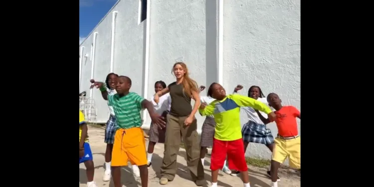 Shakira y ghetto kids de uganda encienden las redes ensayando para el mundial