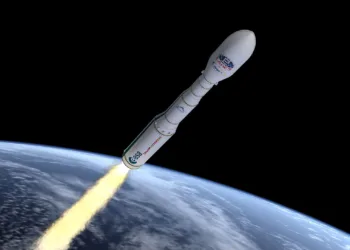 Cohete vega-c despega con la misión smile para estudiar el impacto de las tormentas solares