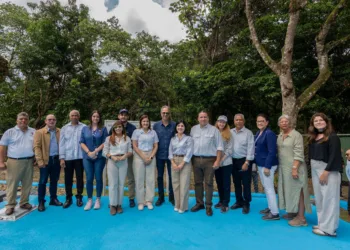 La inauguración contó con representantes del fondo agua yaque del norte (fayn), plan sierra, la agencia francesa de desarrollo (afd), autoridades municipales, líderes comunitarios y ejecutivos del grupo popular y la fundación popular.