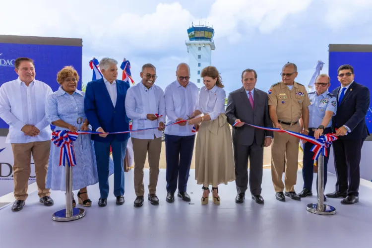 Inauguran moderna torre de control y sistema de balizamiento en Base Aérea de San Isidro El sector aeronáutico mantiene crecimiento sostenido, con 79,693 operaciones aéreas registradas en el primer cuatrimestre del año.