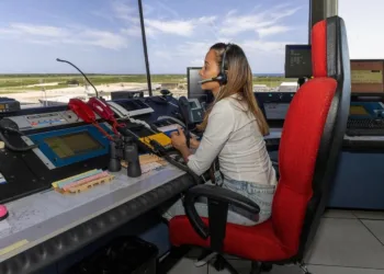 Idac abre concurso público para capacitar a controladores de aeródromos