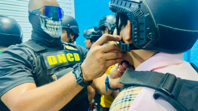 Caen ocho hombres vinculados al decomiso de 1. 7 toneladas de cocaína