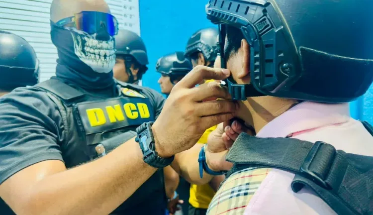 Caen ocho hombres vinculados al decomiso de 1. 7 toneladas de cocaína