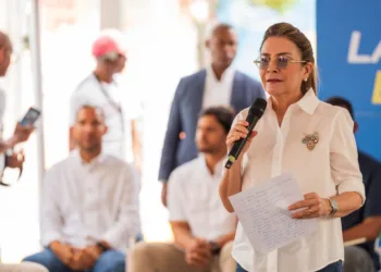 Carolina mejía en villa francisca: “estamos para seguir poniendo los oídos en el pueblo”
