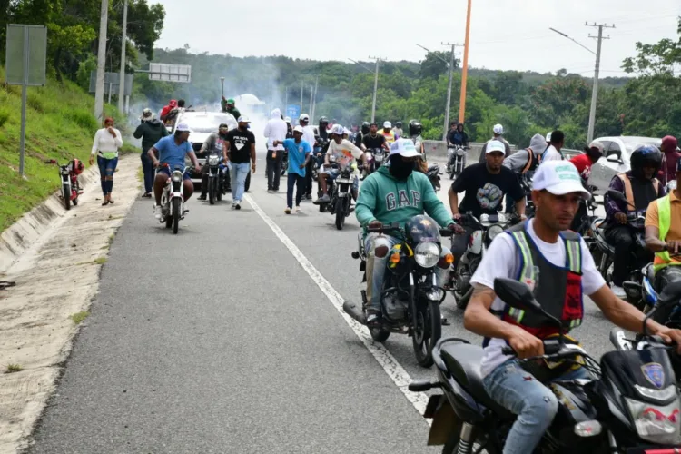 Policía nacional arremete con bombas lacrimógenas contra marcha pacífica en la cuaba