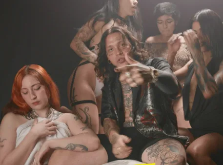 Rawblacksky cruza fronteras sonoras con su nuevo sencillo “baja”