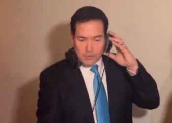 Marco rubio sorprende como dj en una boda privada