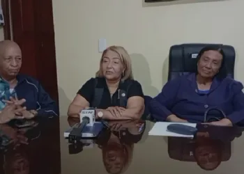 Gremios de enfermería pausarán protestas tras diálogo con el gobierno