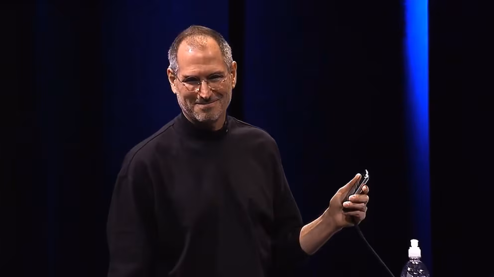 Tras ser expulsado de apple, fundó next, que no cambió el mundo. Apple / twitter