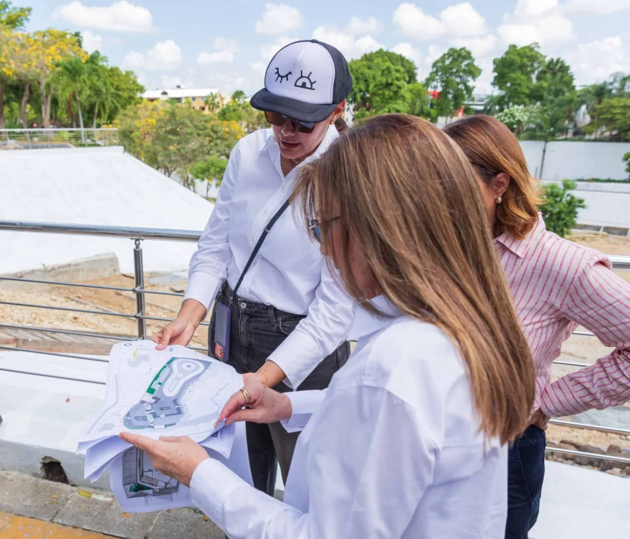Carolina supervisa avances en remodelación del parque núñez de cáceres