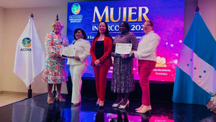 Felicia Contreras dicta en El Salvador charla sobre mujeres y buenas prácticas Felicia contreras dicta en el salvador charla sobre mujeres y buenas prácticas