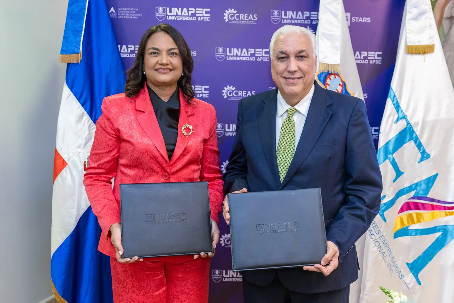 Alianza unapec y fem destaca impacto del liderazgo femenino