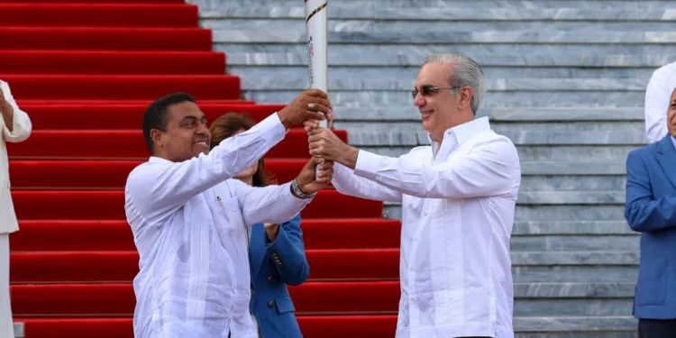 Abinader oficializa ruta de antorcha para juegos santo domingo 2026