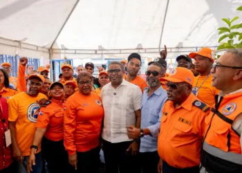 Propeep realiza donación de enseres a la defensa civil en santo domingo oeste