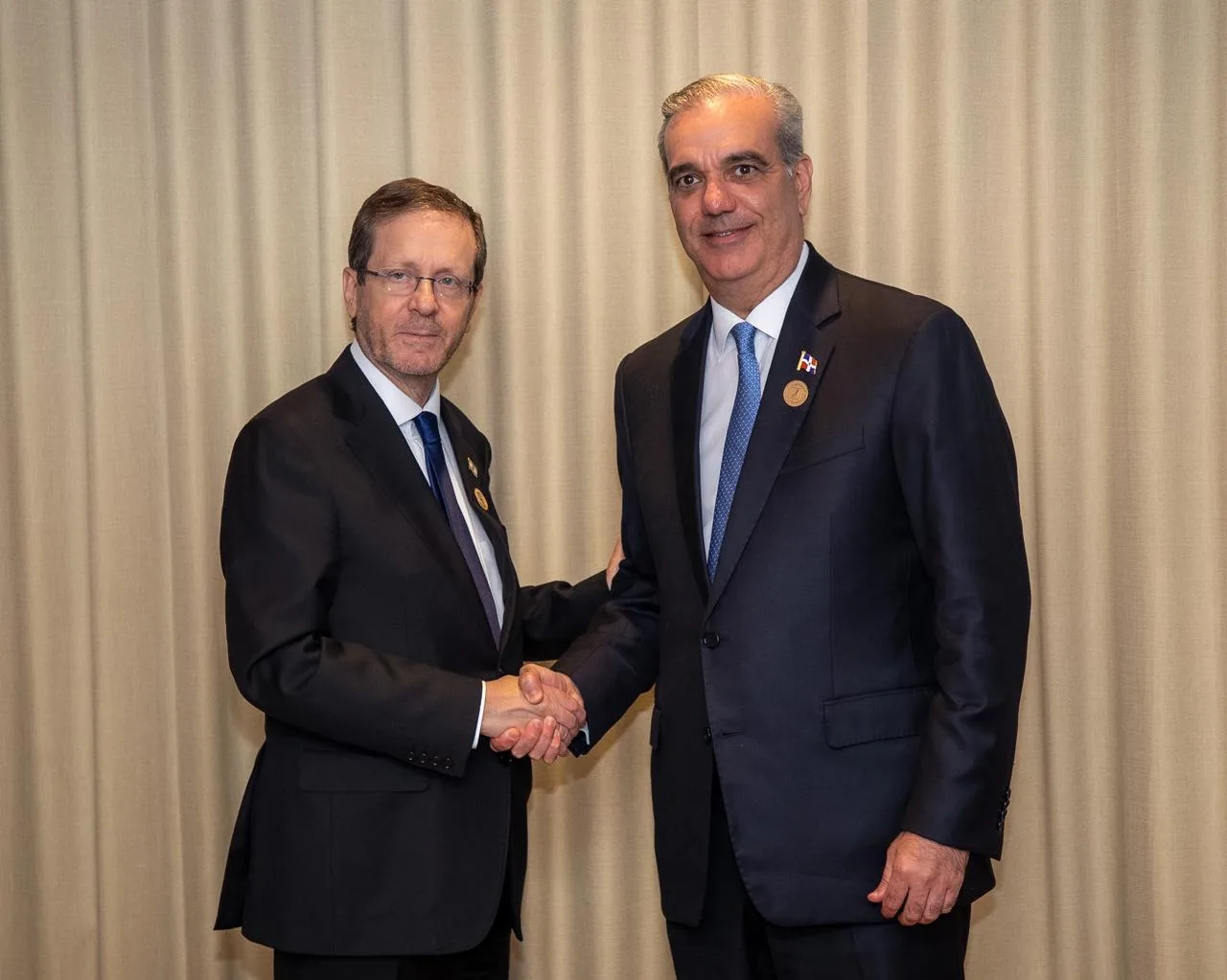 Presidente abinader sostiene reuniones con isaac herzog y christopher landau durante la toma de posesión de laura fernández en costa rica