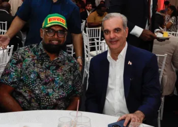 Presidente abinader llega a guyana para fortalecer acuerdos de energía y seguridad alimentaria