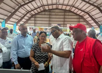 Jornada "primero tú" de propeep beneficia a cientos en santiago