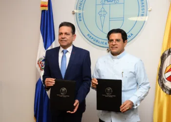 Proindustria y pucmm firman acuerdo para impulsar innovación y competitividad