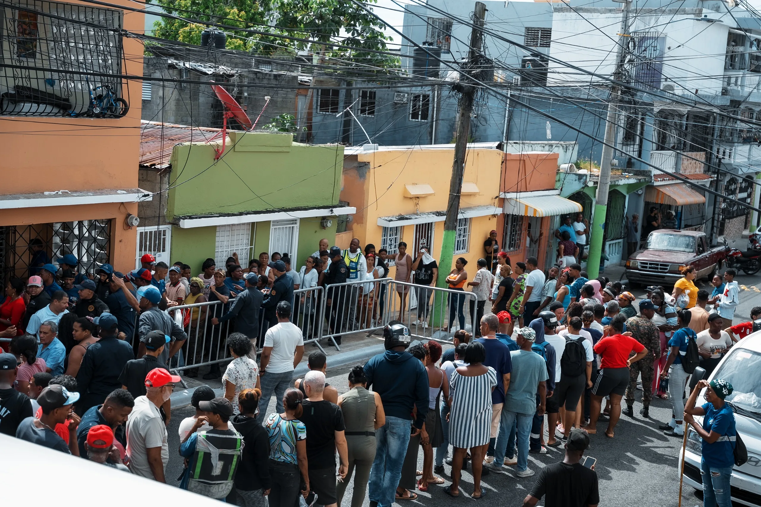 Alcaldía del distrito nacional lleva a villa francisca operativo médico y social