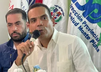 Edeeste presenta proyectos de mejora eléctrica en Monte Plata Edeeste presenta proyectos de mejora eléctrica en monte plata