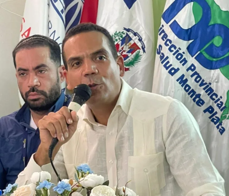 Edeeste presenta proyectos de mejora eléctrica en monte plata