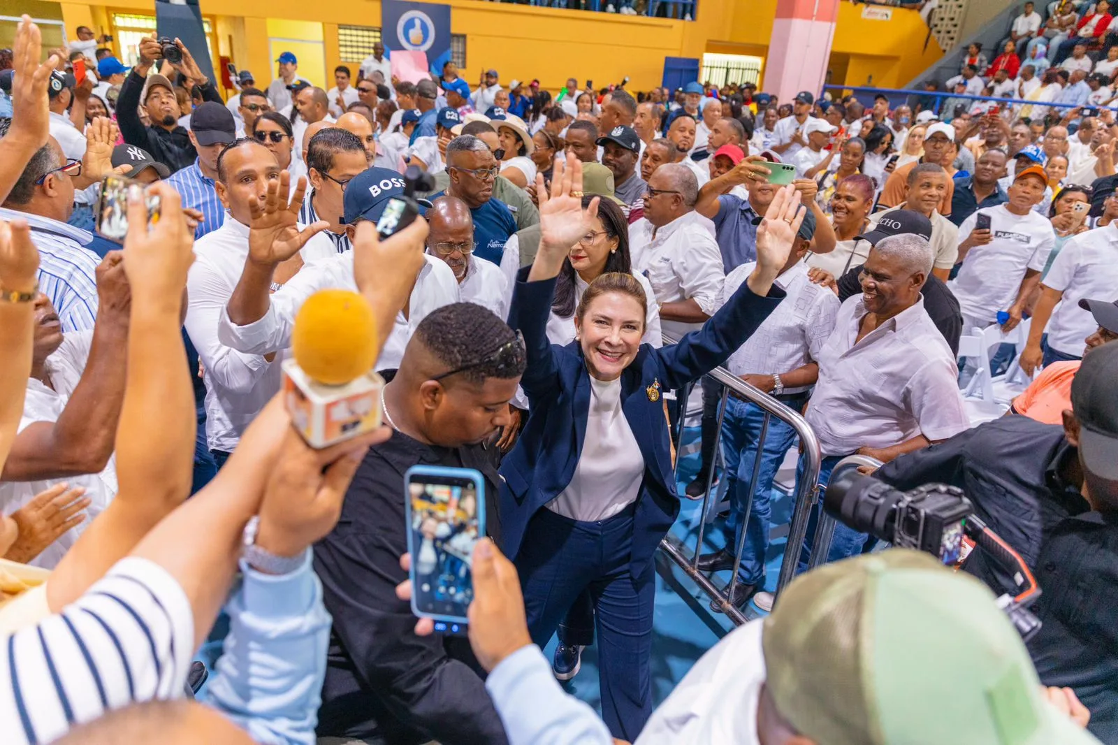 Carolina mejía anuncia sus aspiraciones presidenciales para las elecciones de 2028