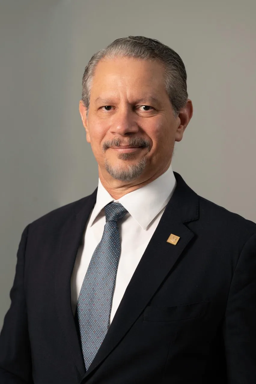 Vicepresidente ejecutivo de inmobiliaria reservas, rafael madera