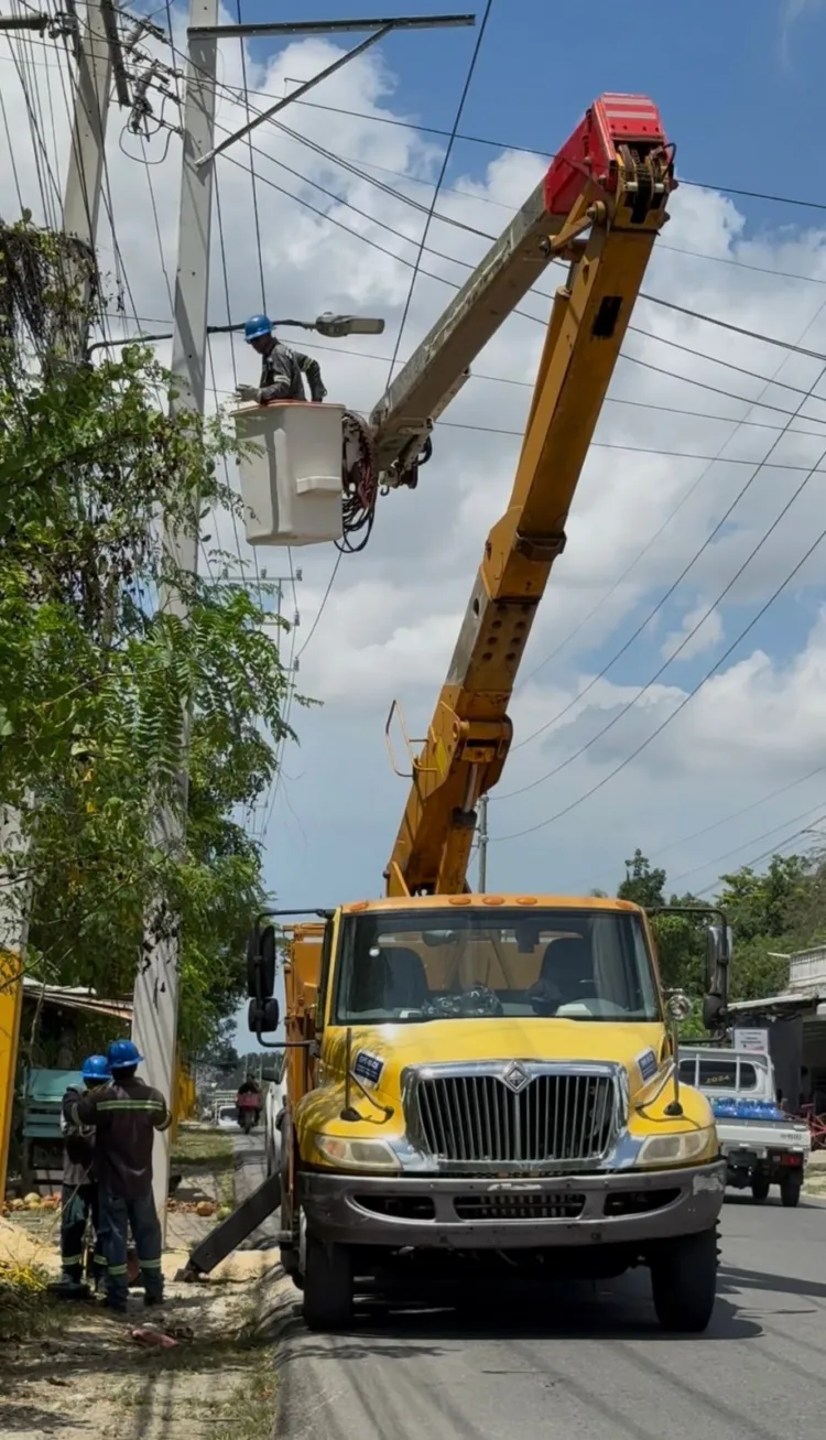 Edeeste ejecuta proyecto de inversión de us$245 mil para mejorar redes y alumbrado en la victoria