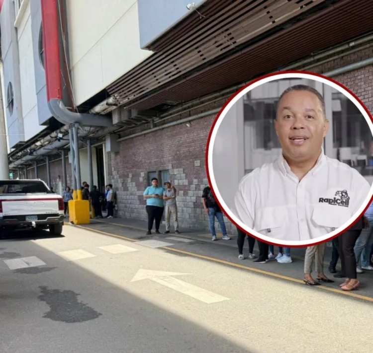 Policía investiga muerte de hombre tras caer desde el cuarto piso de plaza central