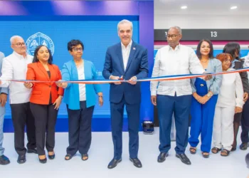 Presidente abinader y editrudis beltrán inauguran moderno centro multiservicios en la uasd