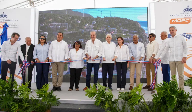 Presidente abinader inaugura carretera enriquillo–el higüero en barahona