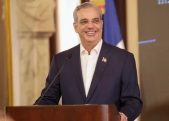 Presidente abinader viaja a miami para recibir el reconocimiento "campeón de la libertad"