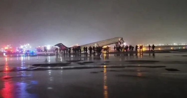 Socavón obliga al cierre parcial del aeropuerto laguardia en nueva york